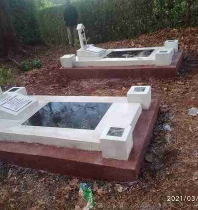 Grave/Tomb stone & head stones