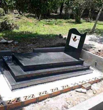 Grave/Tomb stone & head stones